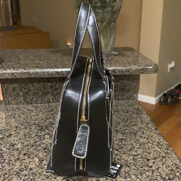 CHANEL - Picture 7 of 11